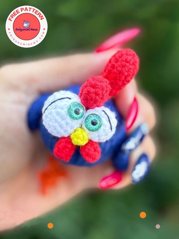 Free mini crochet rooster amigurumi pattern (2)