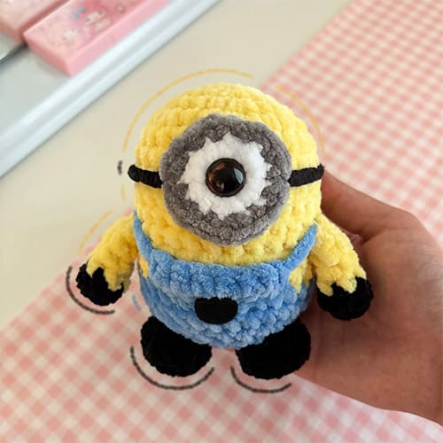 Free plush minion crochet pattern