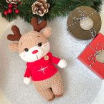 Winter's tale plush reindeer crochet free pattern