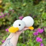 Amigurumi running crochet goose free pattern