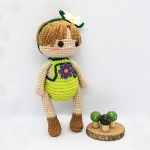 Crochet doll flower girl free amigurumi pattern