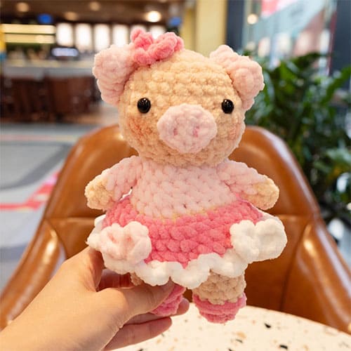 Free summer piggy crochet amigurumi pattern