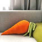 Big crochet carrot pillow free pattern