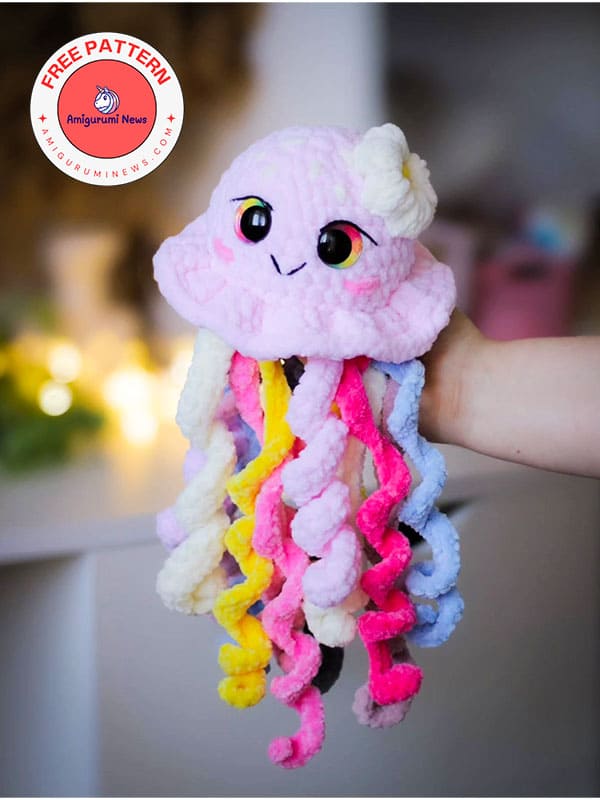 Free adorable plush crochet jellyfish amigurumi pattern (3)