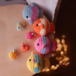 Free colorful crochet fish keychain amigurumi pattern (1)