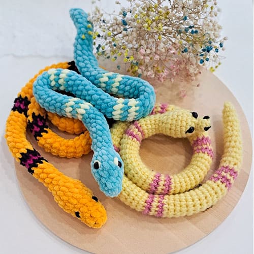 Free crochet snake plush amigurumi pattern