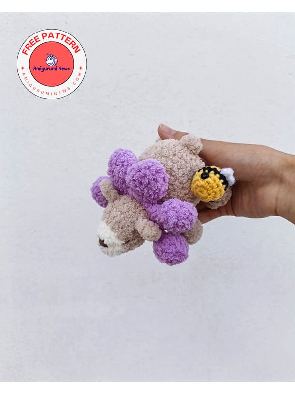 Toby the crochet bear and buzz bee amigurumi free pattern (3)