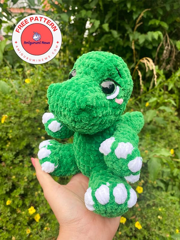 Free amigurumi plush dino crochet pattern (4)
