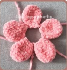 crochet-cat-keychain-flower-petals-keychains-version