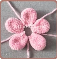 crochet-cat-keychain-flower-petals-plushie-version-2