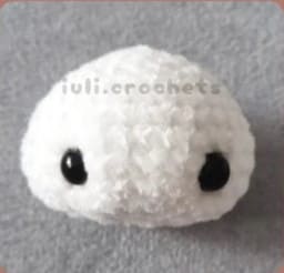 crochet-cat-keychain-head-in-white