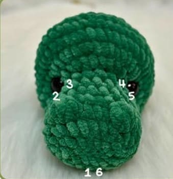 crochet-dino-plush-face-shaping