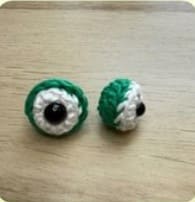 frog-keychain-eyes