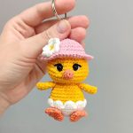 Amigurumi Crochet Chick With Daisy Hat Free Pattern