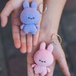 Kawaii crochet cute bunny keychain free amigurumi pattern