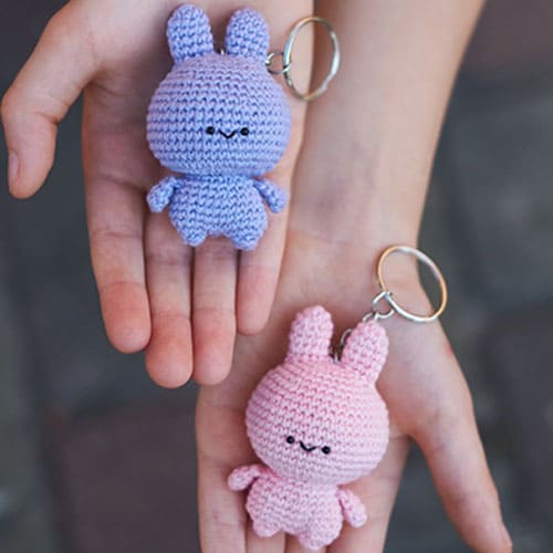 Kawaii crochet cute bunny keychain free amigurumi pattern