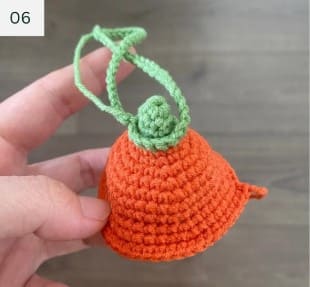 pumpkin-no-face-chime-head-body-6