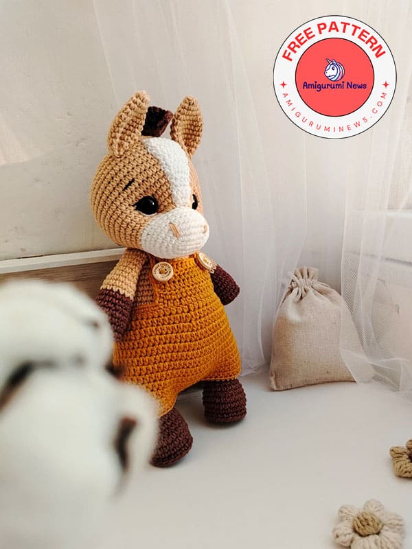 Crochet horse in overalls pattern (3)
