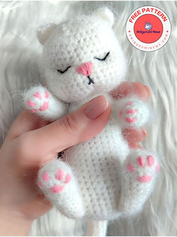 Crochet sleepy kitten free amigurumi pattern (2)