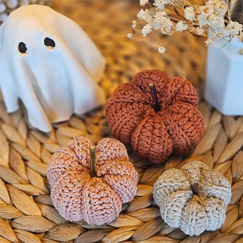 Step by step free 3 sizes crochet pumpkin pattern tutorial