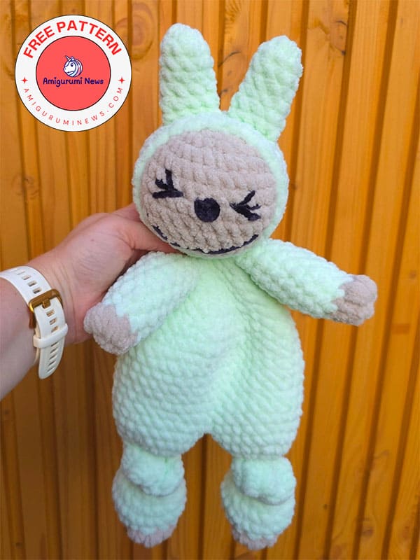 Easy crochet labubu snuggler free amigurumi pattern (2)
