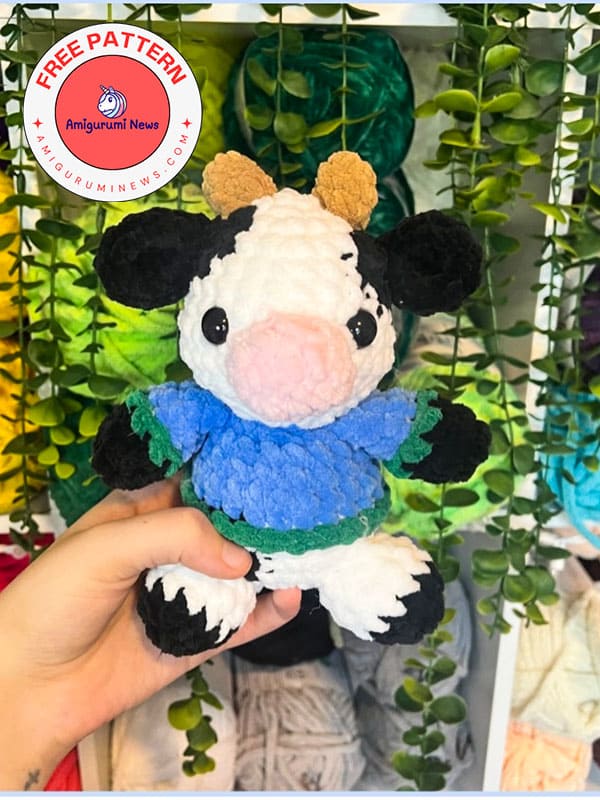 Free sweater crochet cow plushie pattern (2)