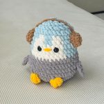 Free winter crochet penguin pattern