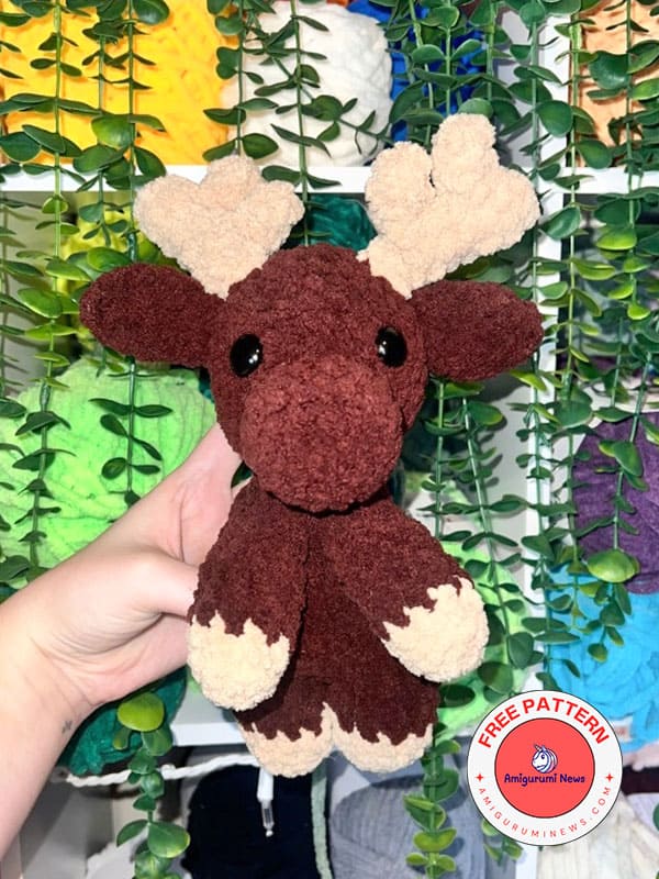 Mocha the crochet moose free amigurumi pattern (2)