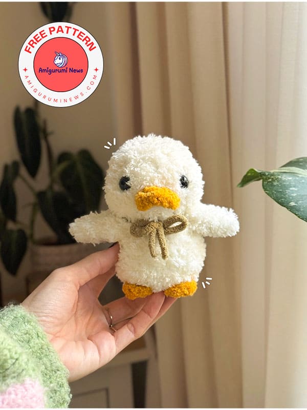 Plush cute crochet duck amigurumi free pattern (2)