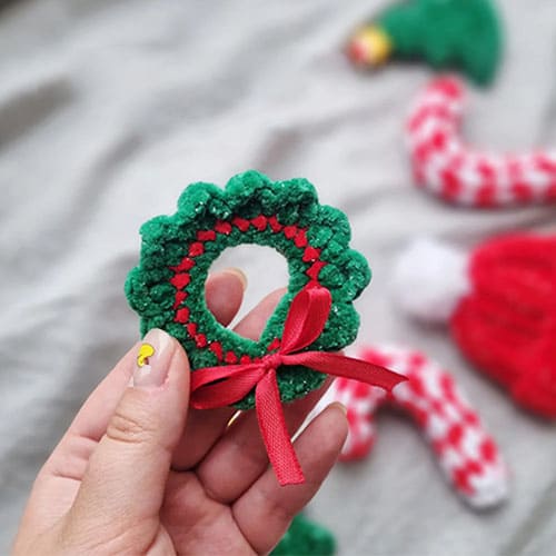 crochet christmas wreath decorations (1)