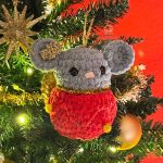 Crochet christmas mouse bauble (1)