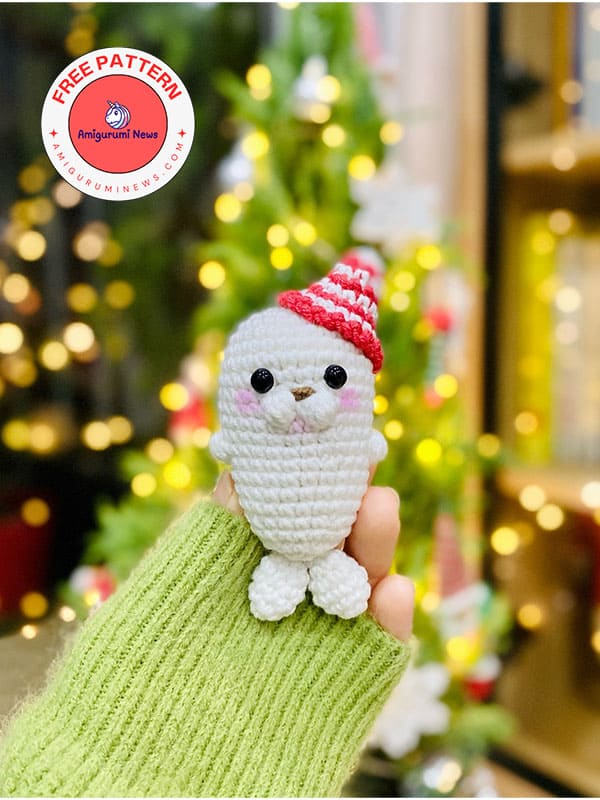 Crochet seal with christmas hat free amigurumi pattern (2)