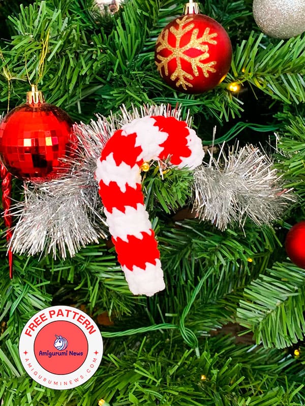 Free plush candy cane christmas ornament crochet pattern (2)