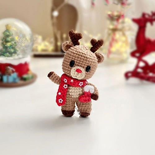 Mini reindeer rudy free crochet amigurumi pattern (1)