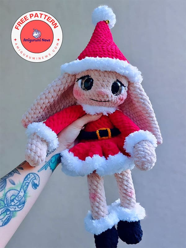 Miss santa crochet christmas elf doll pattern (2)