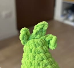 crochet-grinch-ornament-hair
