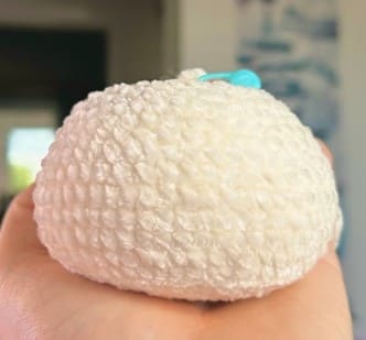 crochet-snowman-pikachu-lower- body