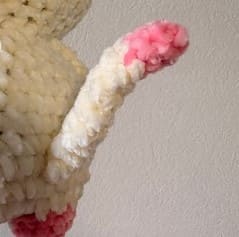 pink-amigurumi-cat-tail
