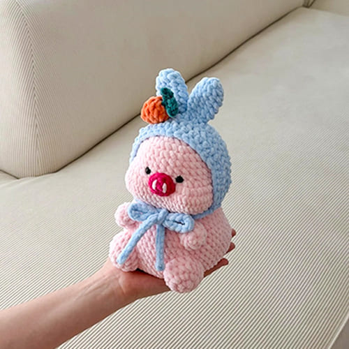 Sweet crochet pig with bunny hat free amigurumi pattern