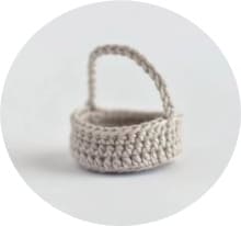 crochet-easter-bunny-basket