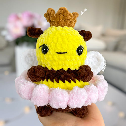 Crochet bee princess amigurumi pattern (1)